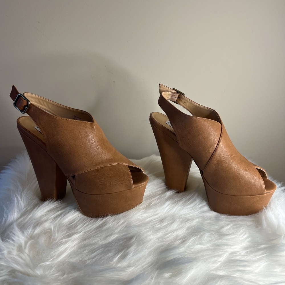 Steve Madden Galleria Platform Heel